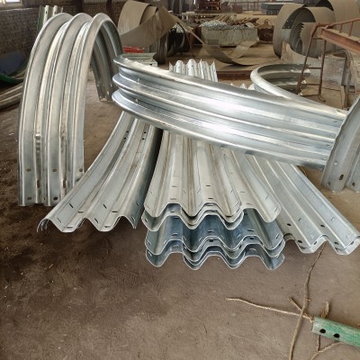 波形護(hù)欄彎板多少錢一米_交通安全設(shè)施_安全/防護(hù)_產(chǎn)品_企騰網(wǎng)工廠